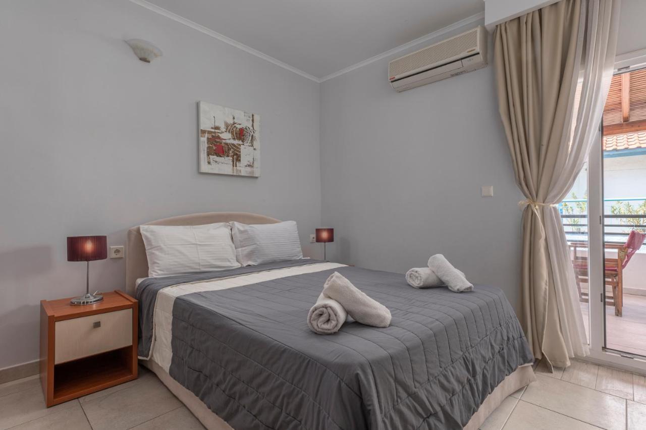 Adonis Hotel Pefkochori Quarto foto